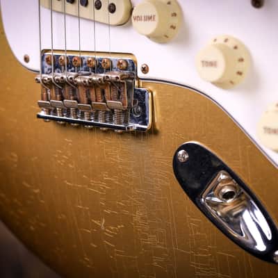 Fender Custom Shop Postmodern Stratocaster Journeyman Relic, Aged Aztec Gold image 8