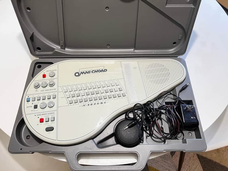 Suzuki OM-84 Omnichord