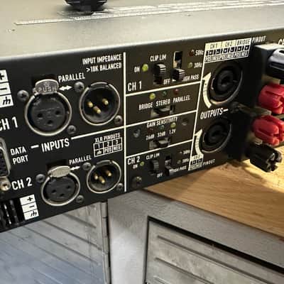 QSC PL380 power Amplifier image 4