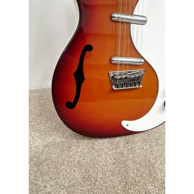 Danelectro 59 - Electric Guitar - Sunburst - Excellent image 6