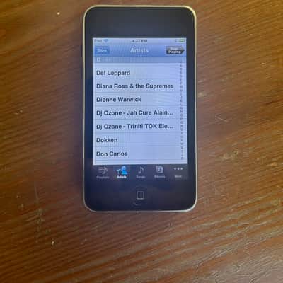 Apple iPod touch A1318 2009 32GB  - black with music + videos image 9
