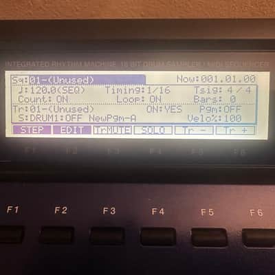 Akai MPC2000XL MIDI Production Center 2000 - 2005 - Grey image 4