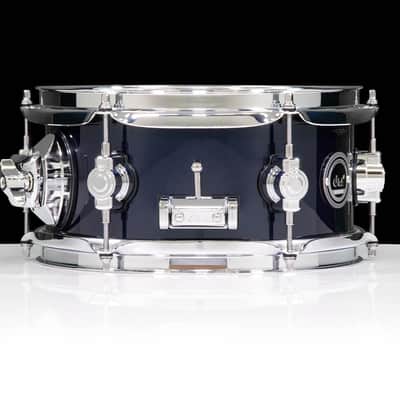 DWe 5x10 Midnight Blue Metallic Snare Drum Bundle (Drum, Hub and Software) image 5