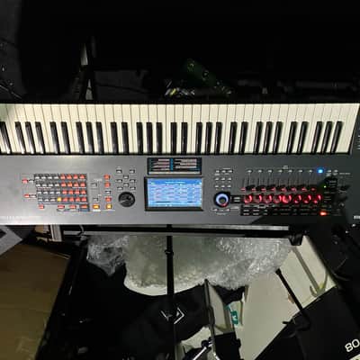Yamaha Montage 7-76 workstation