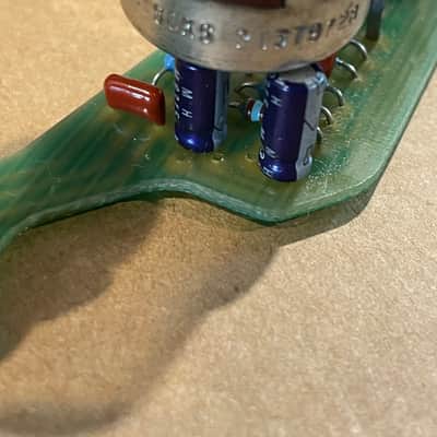 Ernie Ball Music Man Stingray 4 3EQ preamp + ceramic pickup 1998 image 7