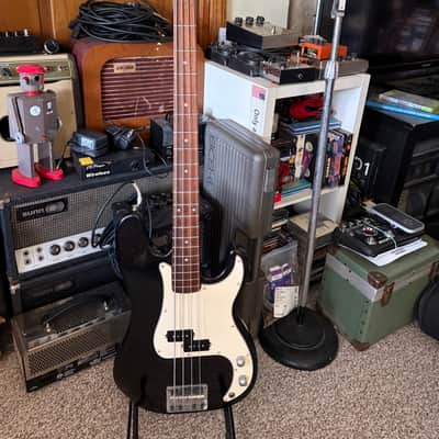 Vintage Splendor (Holly / Tomson) P-Bass - Black image 1