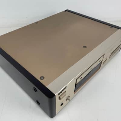 Sony - CDP-X77ES - Semi-Pro CD Player - Inc. Original Remote - Champagne image 3