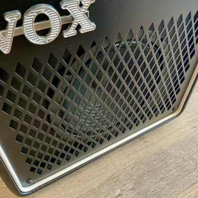 Vox VMG-50 MINI GO 50 Portable Modeling Amp w/ Power Supply & VFS3 3-Button Footswitch image 4