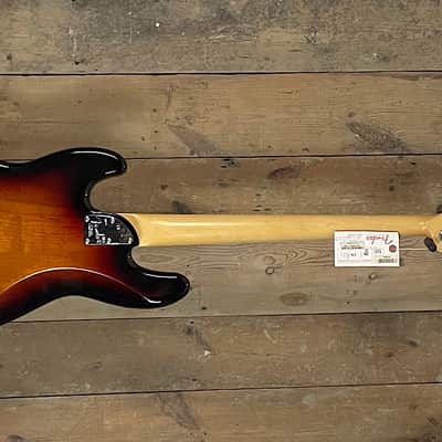 Fender American Elite Jazz Bass with Rosewood Fretboard 2016 - 2019 - 3-Color Sunburst image 4