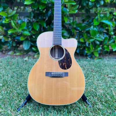 Martin OMC16RE-Aura  (Second Hand) image 2