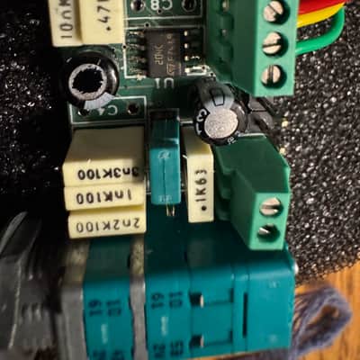 John East MMSR bass preamp 3 band, 3 knob - Chrome image 2