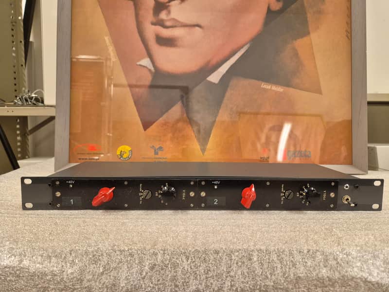 Jahnke V104c, microphone preamplifiers - 80 dB in a rack image 1