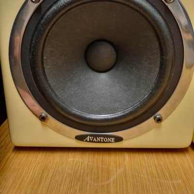Avantone Pro Active MixCubes (Pair) 2011 - Present - Buttercream image 2