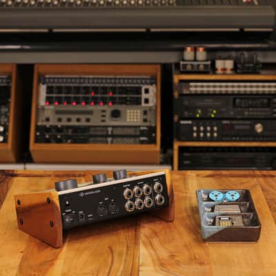 Universal Audio VOLT 476 4-In 4-Out USB Audio Interface Tilt Wood Panel Upgrade image 7