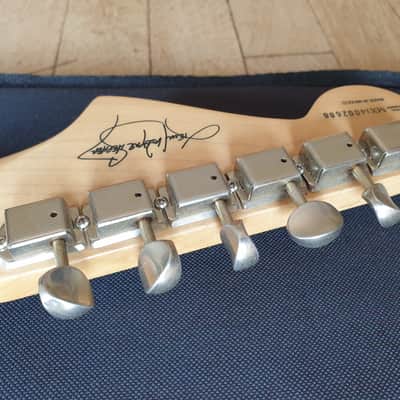 Fender Stratocaster Kenny Wayne Shepherd Cross Graphic Arctic White 2014 - MINT image 21