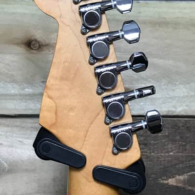 Squier Hank Marvin Stratocaster Fiesta Red 1990 With Tweed case image 9