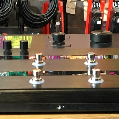 Line 6 Helix Electric Guitar Multi-Effects Pedal Floor Processor image 3