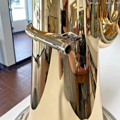 New Alexander model 164 "Kaisertuba" BBb Tuba in Gold Brass,4 valves, Lacquered,Nickel-Silver Garland; with Care Kit image 11