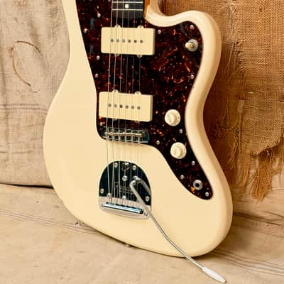 Fender MIJ Classic 60's Jazzmaster 2016 - Vintage White image 4
