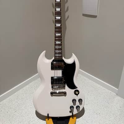Epiphone 1961 SG Inspired by Gibson Custom Shop – Classic White – Gibson BurstBuckers – Original Hardshell Case image 2