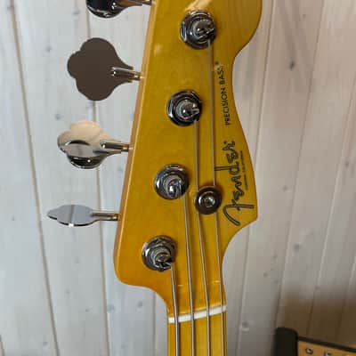 Fender American Pro II P Bass MN 2024 - Miami Blue image 4