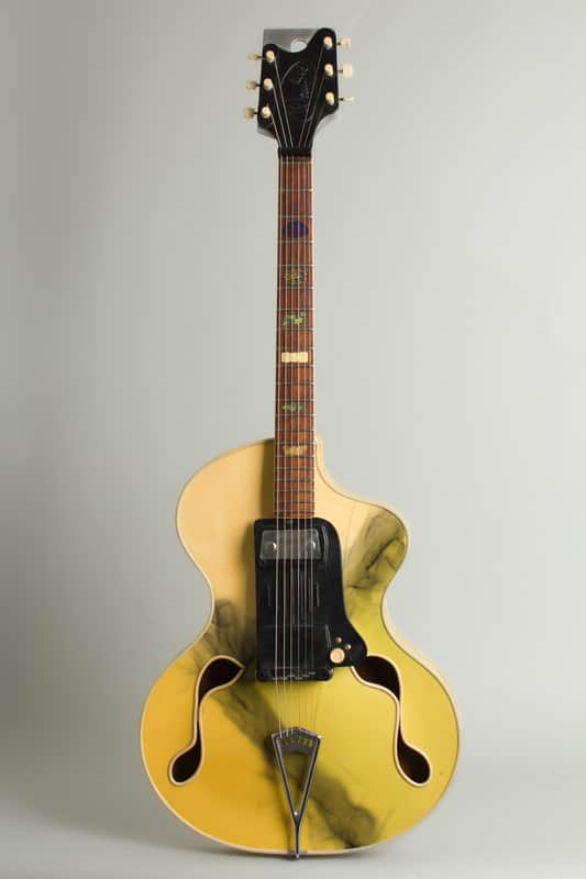 Wandre BB Model Semi-Hollow Body Electric Guitar (1960), hard shell case. image 1