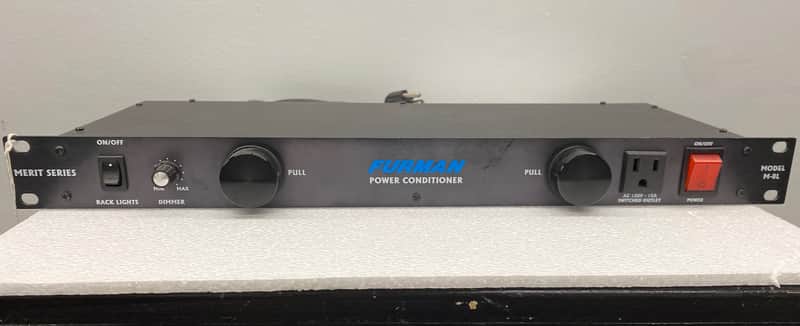 Furman  M8L - Black Power Conditioner-Demo image 1