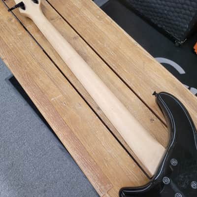 Rogue LX205B-PBK Series III 5-String Bass - Pearl Black image 14