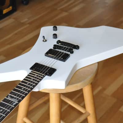 ESP LTD Snakebyte SW Snow White / James Hetfield (Metallica) Signature / Made in Korea / Explorer Type / W26030094 image 6