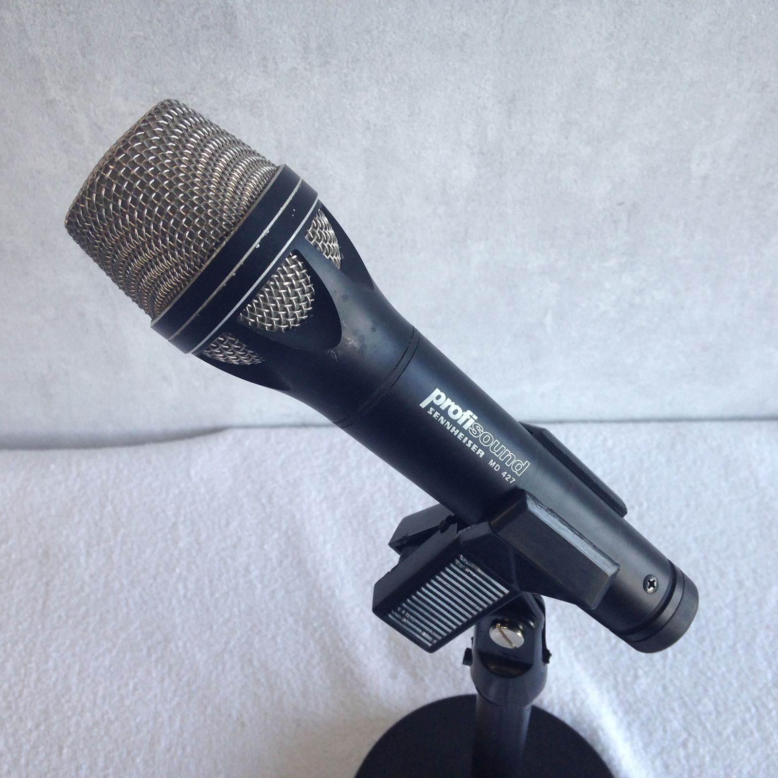 Sennheiser MD 427 ProfiSound Handheld Cardioid Dynamic Microphone