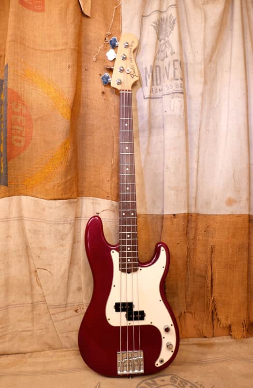 Fender Highway One Precision Bass 2007 - Red image 1