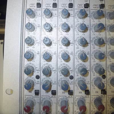 Behringer Eurorack MX3242X Mixer w. effects 32 Input 4 Bus image 4