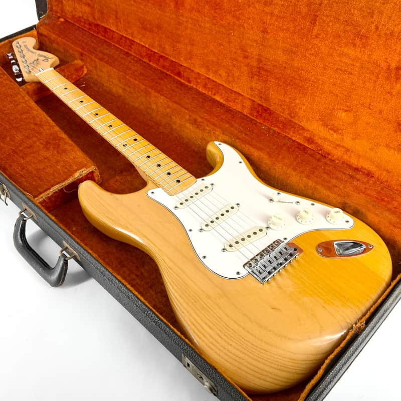 Fender Stratocaster with 3-Bolt Neck, Maple Fretboard
