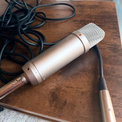 RODE NT1-A Large Diaphragm Cardioid Condenser Microphone 2002 - Present - Silver