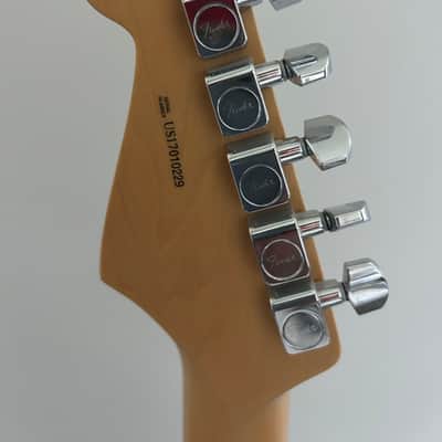Fender American Professional Stratocaster with Maple Fretboard 2017 - 2019 - Natural image 4