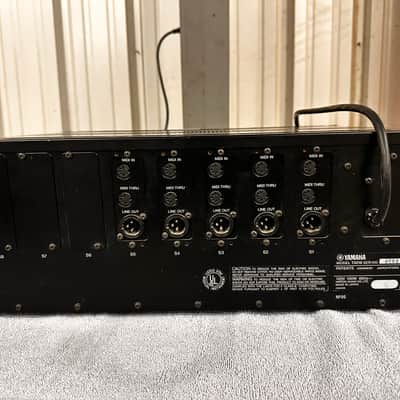 Yamaha TX816 5-Module FM Synthesizer image 7