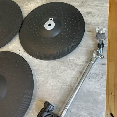 Yamaha PCY135 3-Zone 13" Electronic Cymbal Pad 2015 - Present - Black image 3
