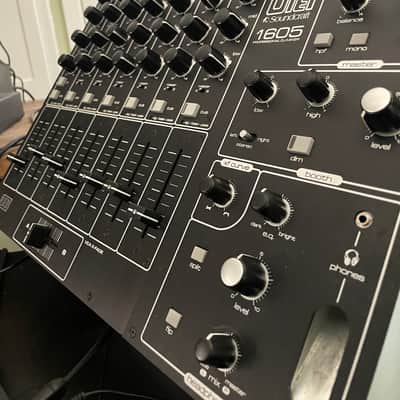 Urei 1605 7 Stereo Channel Professional Analog Studio/DJ Mixer image 2