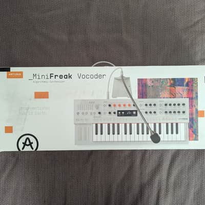 Arturia MiniFreak Vocoder 37-Key 6-Voice Polyphonic Hybrid Synthesizer 2025 - Present - White image 3