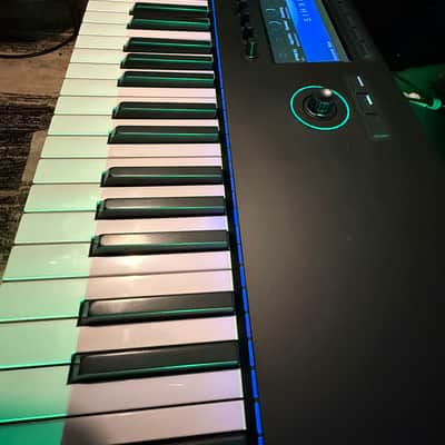 Native Instruments Komplete Kontrol S88 MK3 2023 - Present - Black image 3