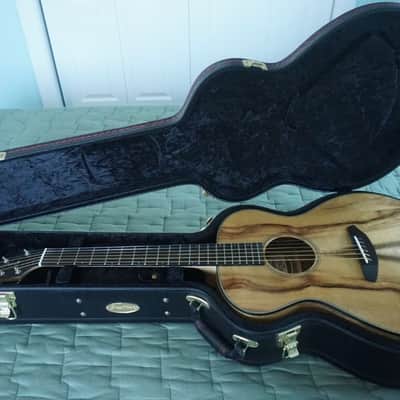 Breedlove Concert Myrtlewood Gloss Natural Concert Myrtlewood image 2