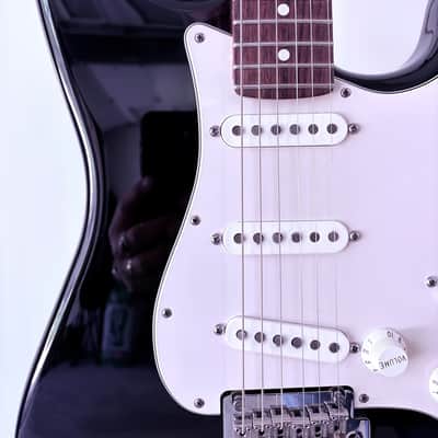 Time Capsule! Amazing 2008 Fender Standard Stratocaster with Rosewood Fretboard! image 5