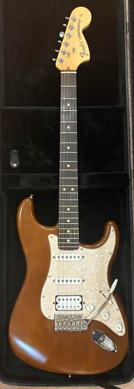 Fender Highway One Stratocaster HSS with Rosewood Fretboard 2003 - 2005 - Walnut