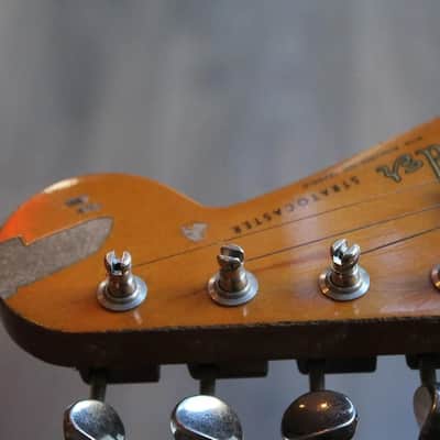 FENDER Mike McCready Signature Stratocaster 3-Color Sunburst Relic, HARDCASE, 3, 38 KG image 6