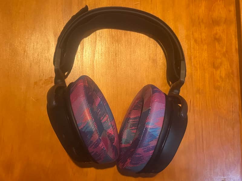 Steelseries Arctis Pro Wireless Gaming Headset image 1
