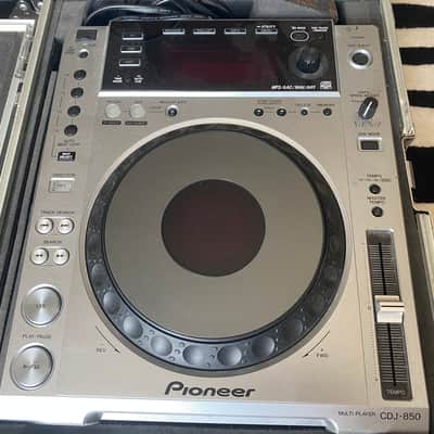 SET OF 2 Pioneer CDJ-850 2012 - Grey (WITH TRAVEL CASES) image 2