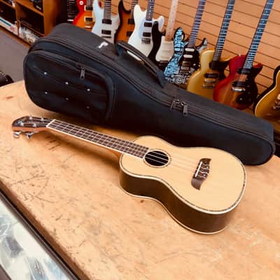 Oscar Schmidt OU3 Concert Ukulele w/Carrying Bag image 4
