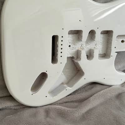 Unbranded Strat Style Electric guitar body With 3 play pickguard and back plate 2025 - Gloss image 3