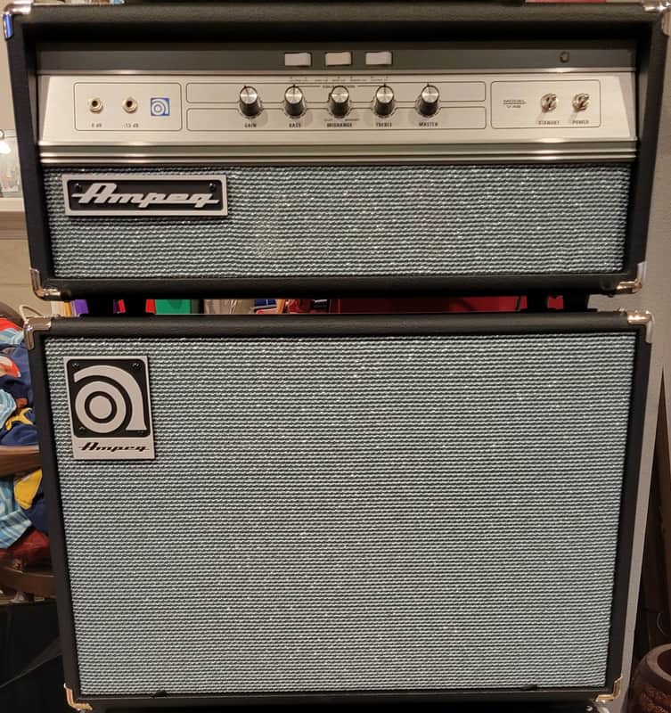 Ampeg SVT-112AV Classic Series 300-Watt 1x12" Bass Speaker Cabinet image 1