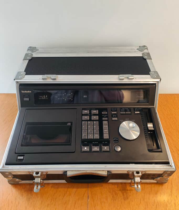 TECHNICS SL-P1200 — Professional Broadcast CD Player + Custom Flightcase (1986-1993) image 1